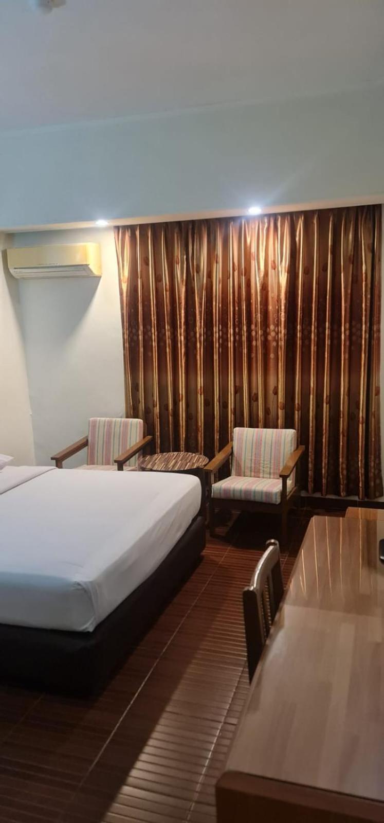 Paradise Hotel Tanjung Pinang Eksteriør billede