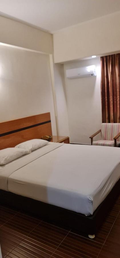 Paradise Hotel Tanjung Pinang Eksteriør billede